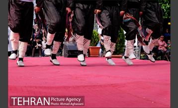 "رقص کردی" در جشن خانه تئاتر 4