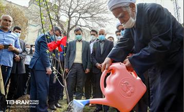 مراسم‌ کاشت نهال در بوستان بهاران منطقه ۱۷
