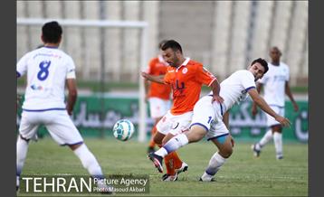 دیدار سایپا و گسترش فولاد در لیگ برتر فوتبال 15