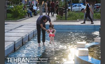 بعدازظهر تابستانی در میدان نبوت (هفت حوض) 1