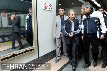 مترو سواری شهردار تهران به مناسبت روز جهانی بدون خودرو 9