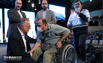 همایش تقدیر از ایثارگران سلامت