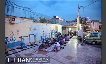 افطاری ساده تاکسی رانی در پایانه سازمان آب 15