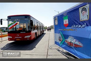 آیین بهره‌برداری از ۴۰ دستگاه اتوبوس دوکابین بازسازی شده 9