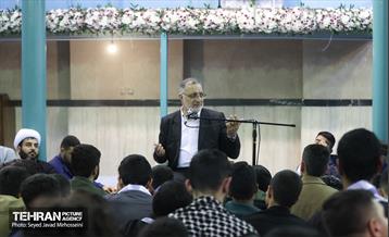 نشست صمیمانه شهردار تهران با دانش آموزان بسیجی سراسر کشور 27