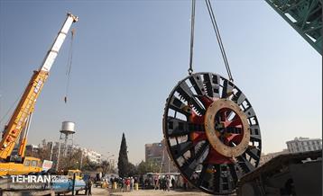 مونتاژ قطعه اصلی دومین دستگاه TBM خط 10 38