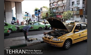 استراحت ظهرگاهی تاکسیرانان زیر پُل سیدخندان 16