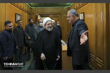 دیدار آیت‌الله اراکی با شهردار تهران