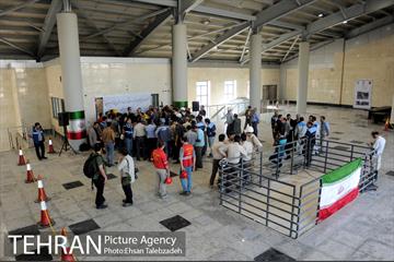بازدید شهردار تهران از پایانه خط 6 مترو تهران 8