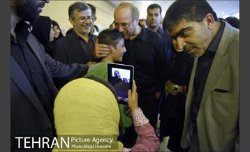 ‪ بازدید دکتر قالیباف از نمایشگاه برج میلاد و دیدار با کودکان کار‬ 9