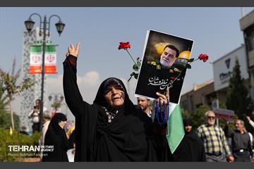 مراسم تشییع پیکر شهید سردار عباس نیلفروشان - 2 4