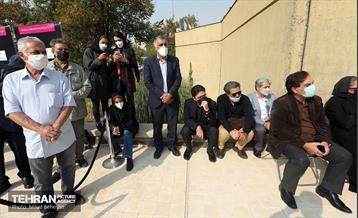 مراسم تشییع پیکر مرحومه ایران درودی هنرمند نقاش 28