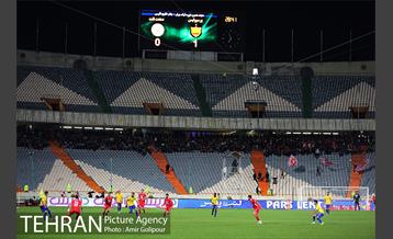 دیدار تیم‌های فوتبال پرسپولیس - صنعت نفت آبادان 5