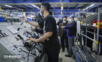 بازدید شهردار منطقه 21 از گروه صنعتی برنز 23