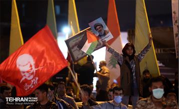 شادی مردم تهران پس از حمله موشکی ایران 33