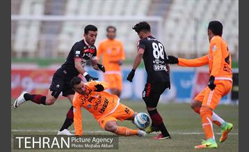 دیدار تیم های فوتبال سایپا تهران و فولاد خوزستان