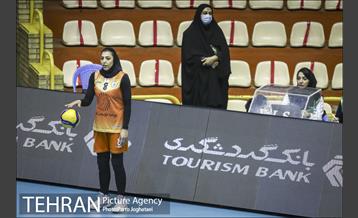 قهرمانی زود هنگام والیبال زنان سایپا تهران 16