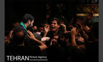 عزاداری سیاه پوشان در هیئت ریحانة الحسین  8