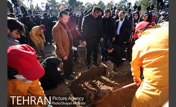 تشییع شهدای آتش نشان  در بهشت زهرا(س) -4 8