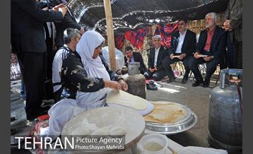 بازدید حسینی مکارم سرپرست شهرداری تهران ار نمایشگاه کتاب 55