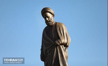 رونمایی از مجسمه «علامه امینی» 5