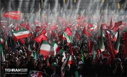 اقامه نماز بر پیکر آقای شهید ایران - 1 63