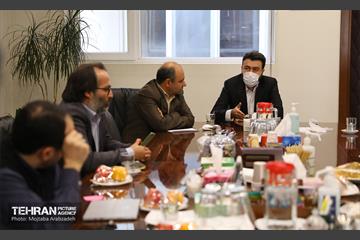 بازدید شهردار تهران از موسسه همشهری 8