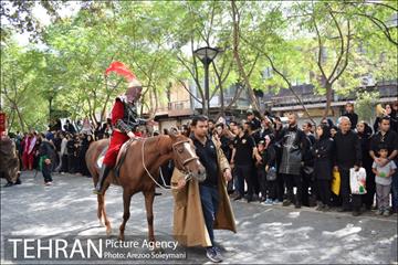 مراسم عزاداری ظهر عاشورا در بازار تهران 10