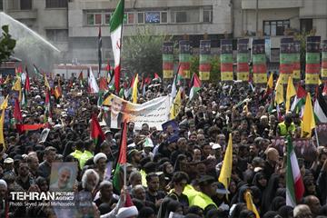 تشییع پیکر شهید اسماعیل هنیه در تهران - 3 25