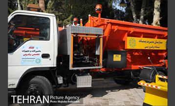 بازدید شهردار تهران از تجهیزات سازمان پسماند صالح آباد 3