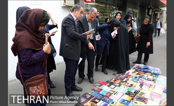 کتابگردی با احمد مسجدجامعی 14