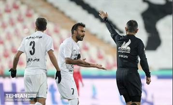 دیدار تیم های فوتبال پرسپولیس و ذوب آهن  19