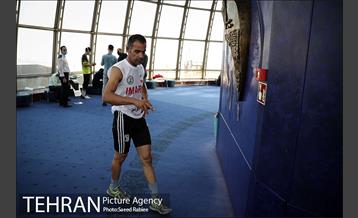 ثبت رکورد پله نوردی در برج میلاد 25