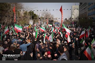 تشییع پیکر مطهر شهدای ناوشکن دنا 23