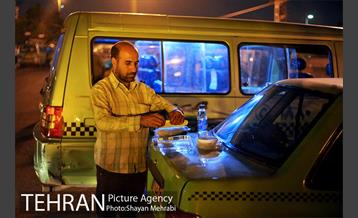 افطاری ساده در پایانه تاکسیرانی صادقیه 30