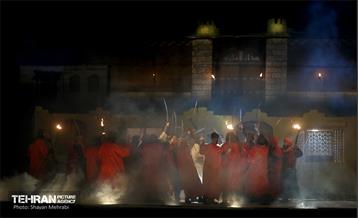 نمایش بزرگ میدانی «تنهاتر از مسیح» 7