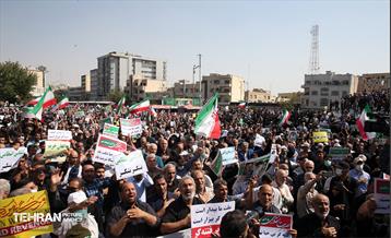 راهپیمایی نمازگزاران نماز جمعه تهران در اعتراض به حوادث اخیر
