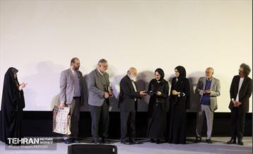 مراسم تقدیر از بازیگر فیلم «سرزمین فرشته‌ها» 10