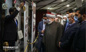 بازدید مهمانان سی و پنجمین کنفرانس بین‌المللی وحدت اسلامی از برج میلاد 22