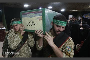 وداع با پیکر مطهر شهید مدافع حرم سیدعلی حسینی 7