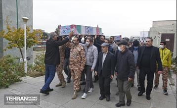 تشییع پیکر شهدای مدافع حرم در منطقه ۵ 32