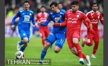 دیدار تیم‌های فوتبال تراکتور سازی تبریز - استقلال تهران 17
