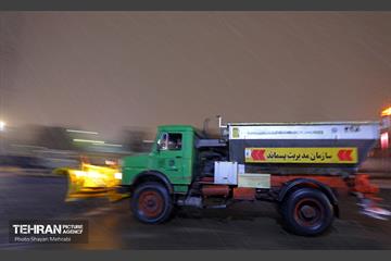 بازدید معاون خدمات شهری از سایت‌های برف‌روبی شهرداری تهران 17