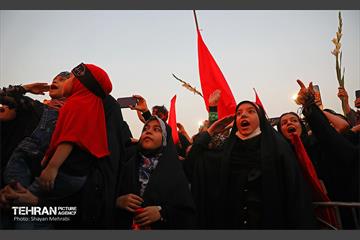 بدرقه خادمان و زائران اربعین 38