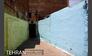 دیوار های رنگی محله هرندی 13