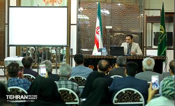 آیین رونمایی از کتاب "سر در مقدس" 9