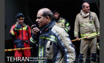 پایان عملیات اطفای حریق ساختمان برق حرارتی میدان ولیعصر 25