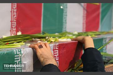 تشییع پیکر ۲۰۰ شهید گمنام دفاع مقدس در تهران 35
