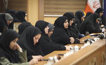 ضیافت افطار با بانوان نخبه شهر تهران 12