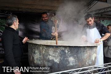 آیین سنتی سمنو پزان در میدان امام حسین (ع) 2